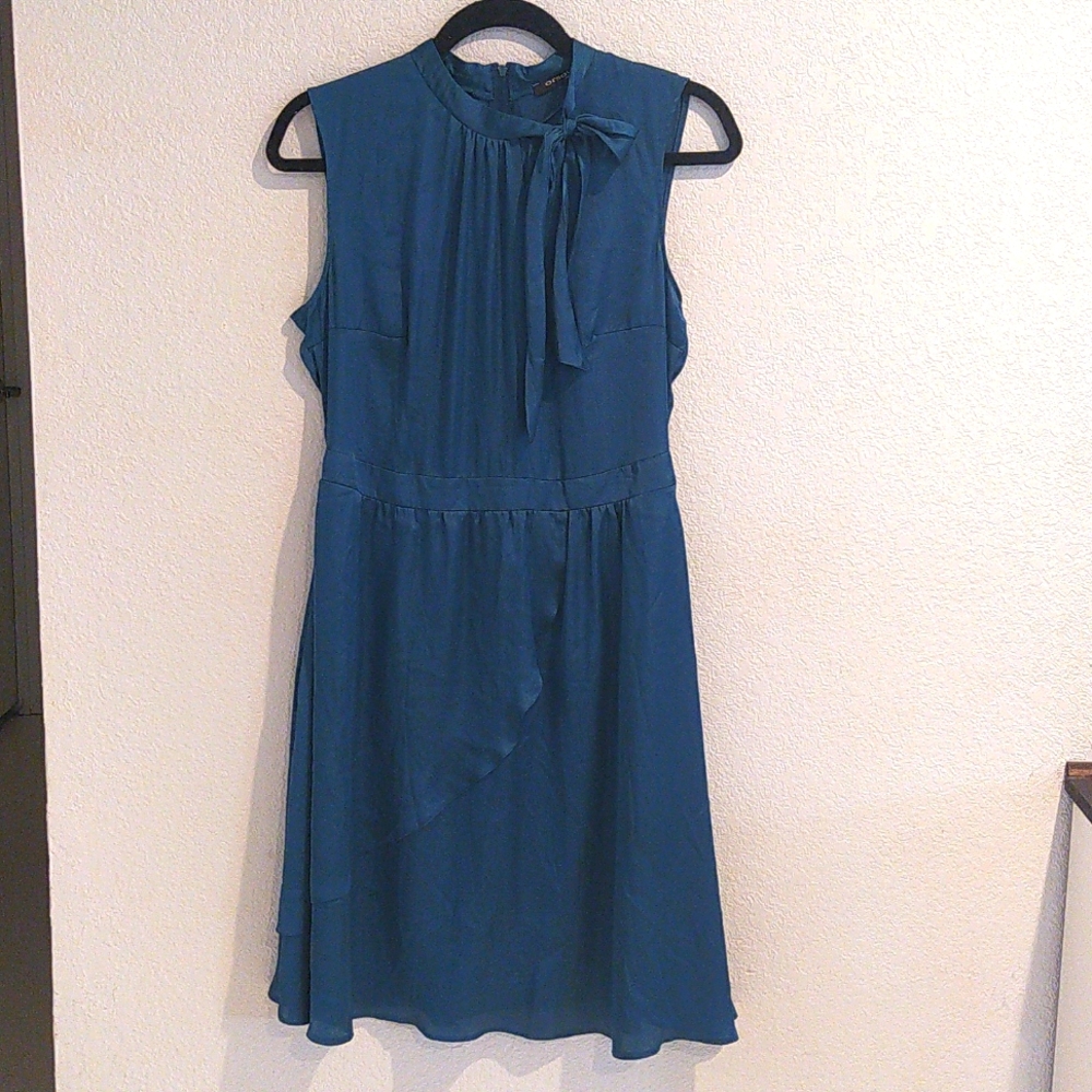 Gorgeous teal sleeveless dress w necktie sz 6-8 (40)